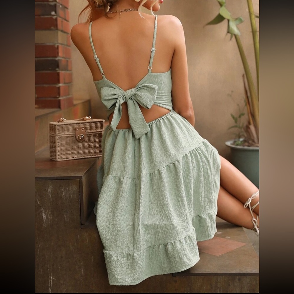 Open-back Sleeveless Sage-Green Sundress